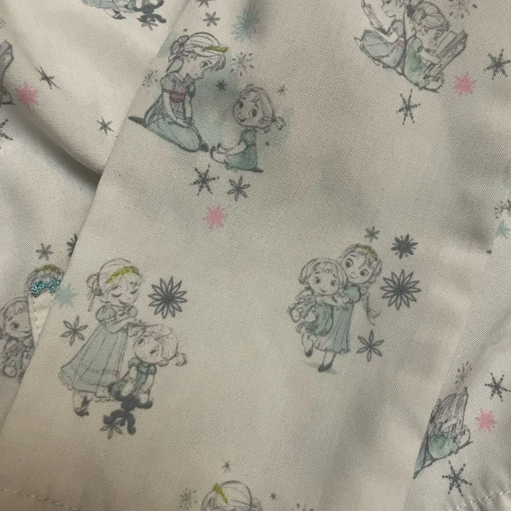 Disney store young anna &‎ elsa pajamas 5/6